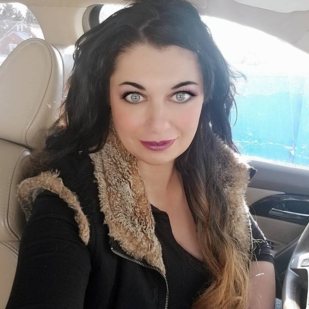 Meet your Posher, Gina @deliverMeBliss